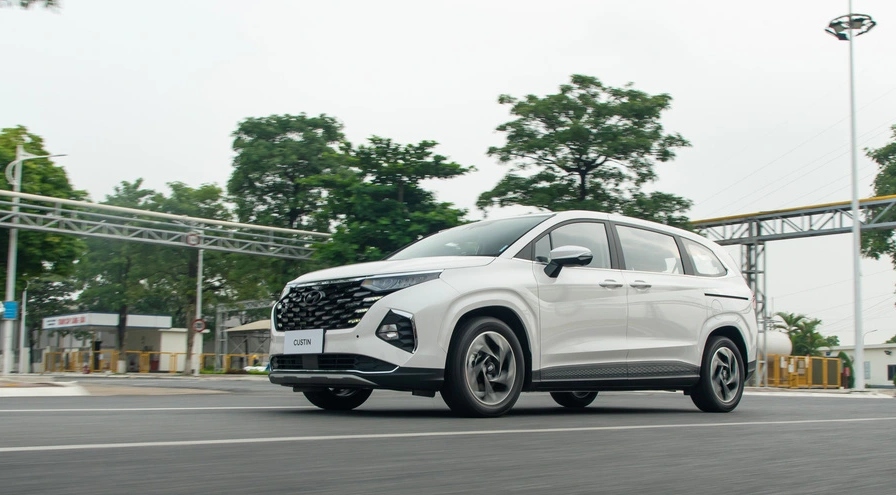 hyundai-custin-jz7dv7zw4b hyundai-custin.jpg